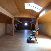 大阪市阿倍野区北畠の売買物件/階段を登ると屋根裏部屋があります。