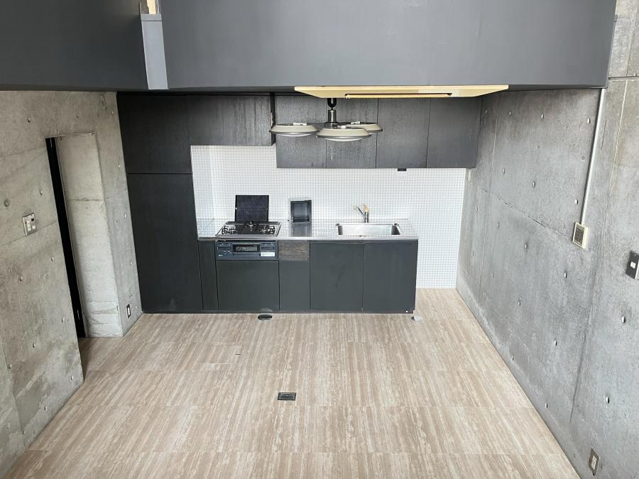 大阪府豊中市東豊中町２丁目の賃貸物件/募集区画③：キッチン前には18㎡ほどのスペース。