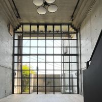 大阪府豊中市東豊中町２丁目の賃貸物件/募集区画③：1階部分から格子窓を見てみると、さらに迫力が！