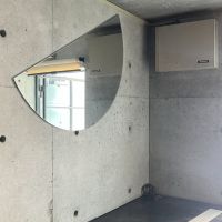 大阪府豊中市東豊中町２丁目の賃貸物件/募集区画②：部屋にはいろんな形の鏡が。内覧の際はぜひ注目してみて下さい。