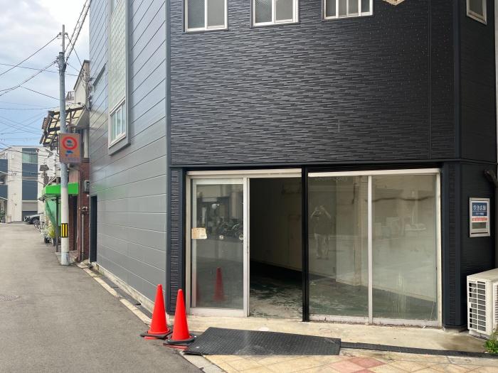大阪市住吉区長居3丁目の賃貸物件/1階は、街に向かって開く路面店舗。