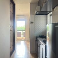 大阪市東住吉区南田辺4の賃貸物件/キッチンからリビングに向かって。