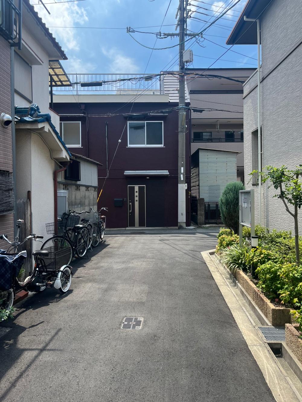 城東区中浜１丁目の賃貸物件/一際目を引くアイコニックな存在。
