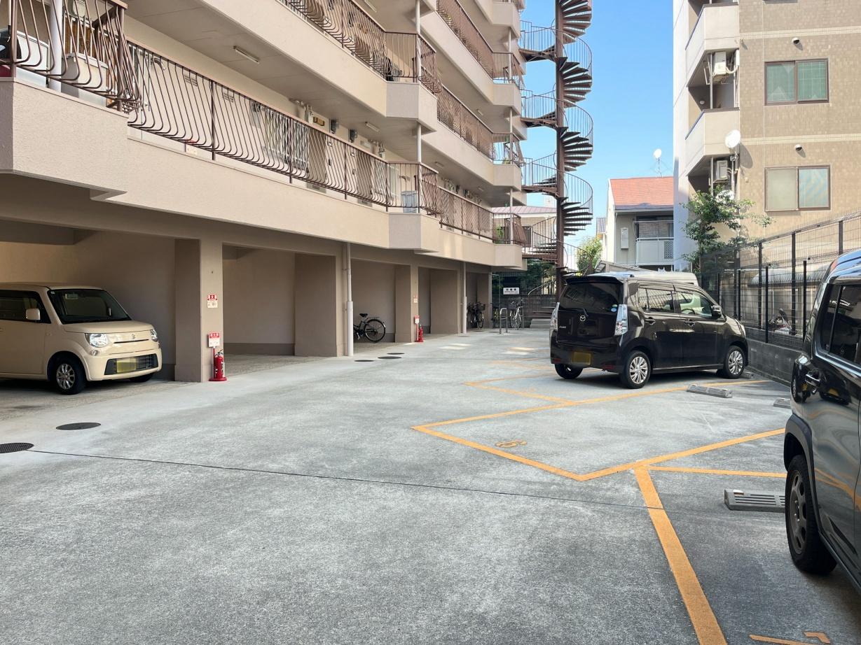 大阪府八尾市安中町1丁目の賃貸物件/駐車場、駐輪場