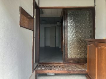 大阪市都島区御幸町2丁目の賃貸物件/レトロ玄関の向こう
