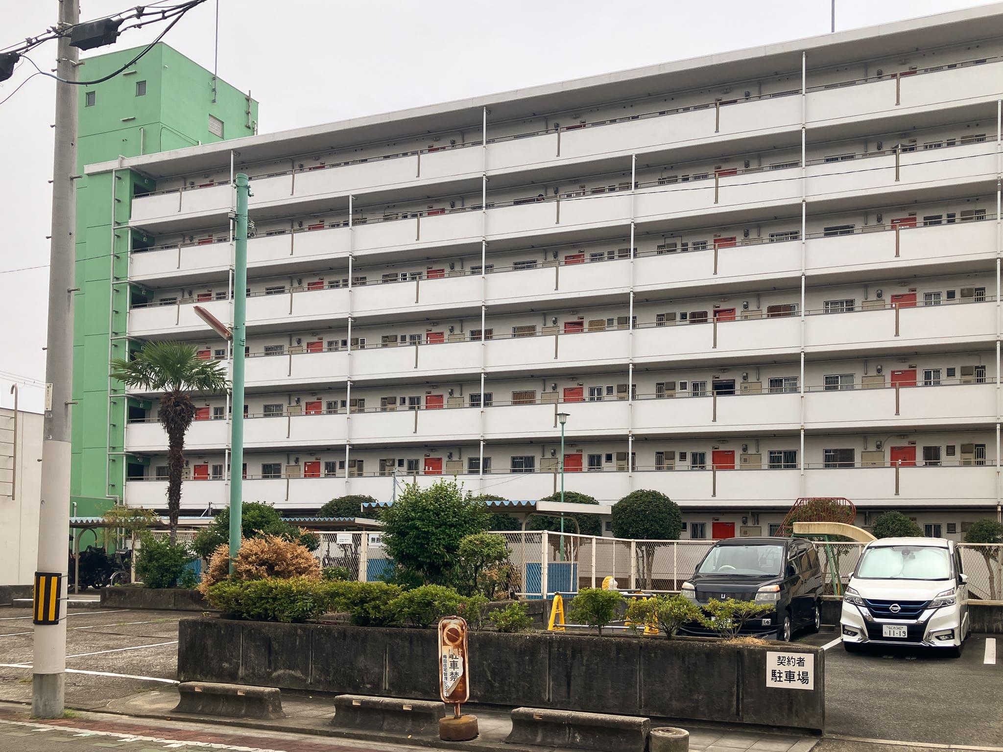 大阪市都島区御幸町2丁目の賃貸物件/向かいは、大阪市営住宅。