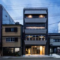 大阪市中央区玉造2丁目の賃貸物件/夜の佇まい。