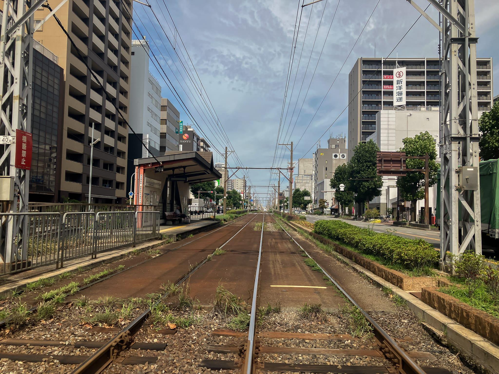 大阪府堺市堺区宿院町東４丁の賃貸物件/路面電車が通る町。