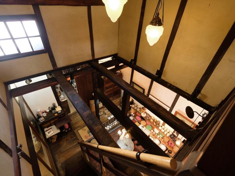 大阪府南河内郡河南町大ヶ塚の売買物件/高い天井が、空間に気持ちのいい抜けをつくっています。