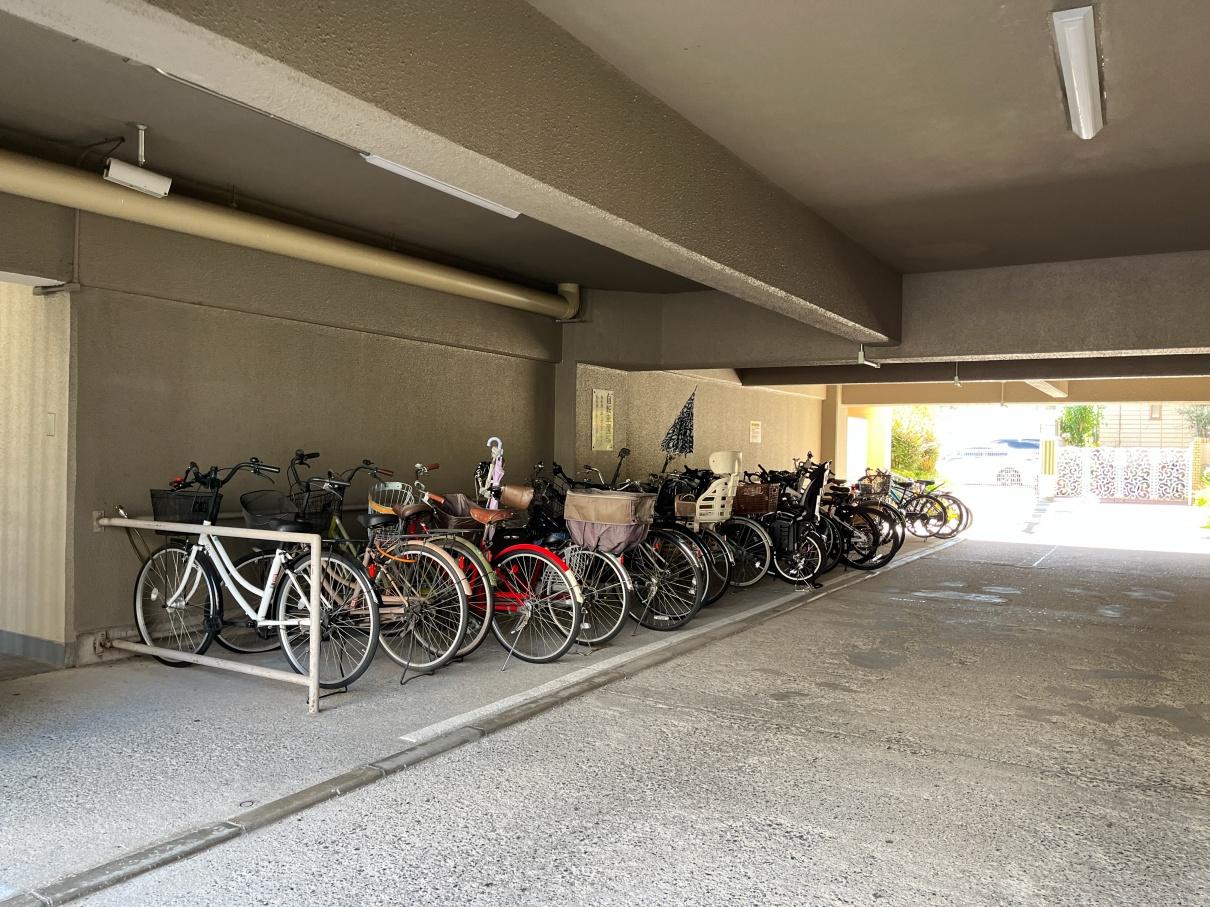 大阪府大阪市阿倍野区帝塚山1丁目の賃貸物件/駐輪場。