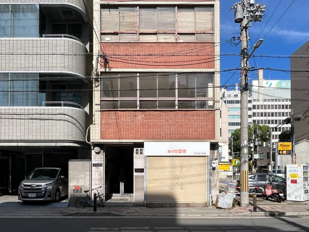 大阪市西区阿波座1丁目の賃貸物件/正面から見ても渋い。