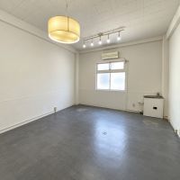 大阪市西区阿波座1丁目の賃貸物件/［202］室内。内装が整えられた、コンパクトな仕事場です。