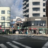 大阪市東住吉区駒川３丁目の賃貸物件/商店街の入口。駅から徒歩4分という距離も嬉しいところ。