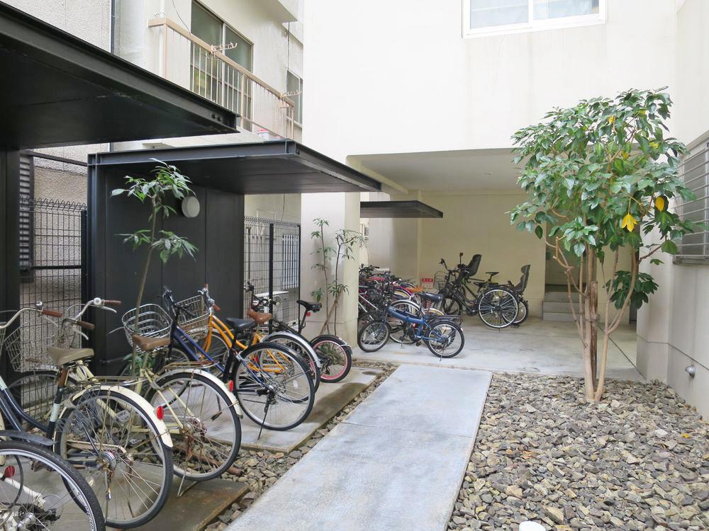大阪市住吉区大領4丁目の賃貸物件/自転車置き場はオートロックの内側なので安心