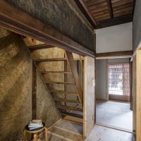 大阪市生野区生野西1丁目の賃貸物件/当時の面影を残す土壁、天井