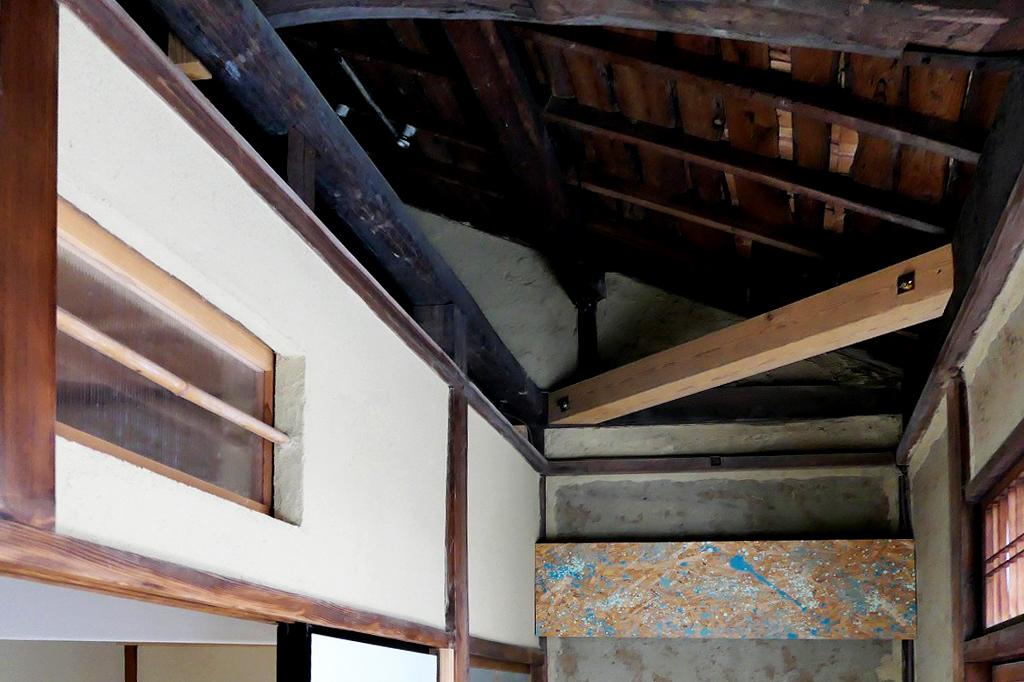 大阪市生野区生野西1丁目の賃貸物件/あえて見せた小屋裏がいいアクセントに