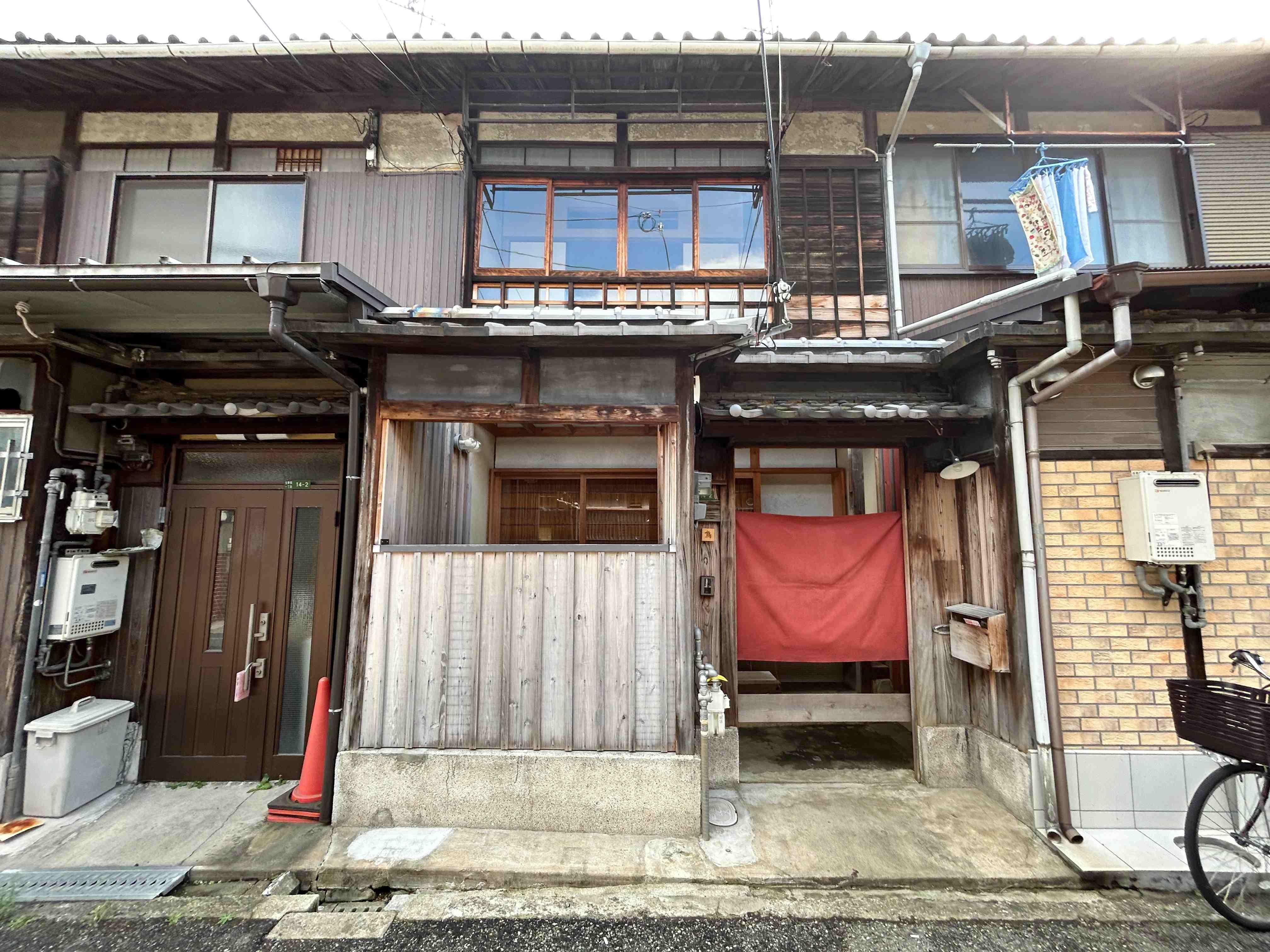 大阪市生野区生野西1丁目の賃貸物件/外観は当初のしつらえを残して&hellip;