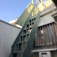 大阪市東住吉区田辺５丁目の賃貸物件/階段の先には