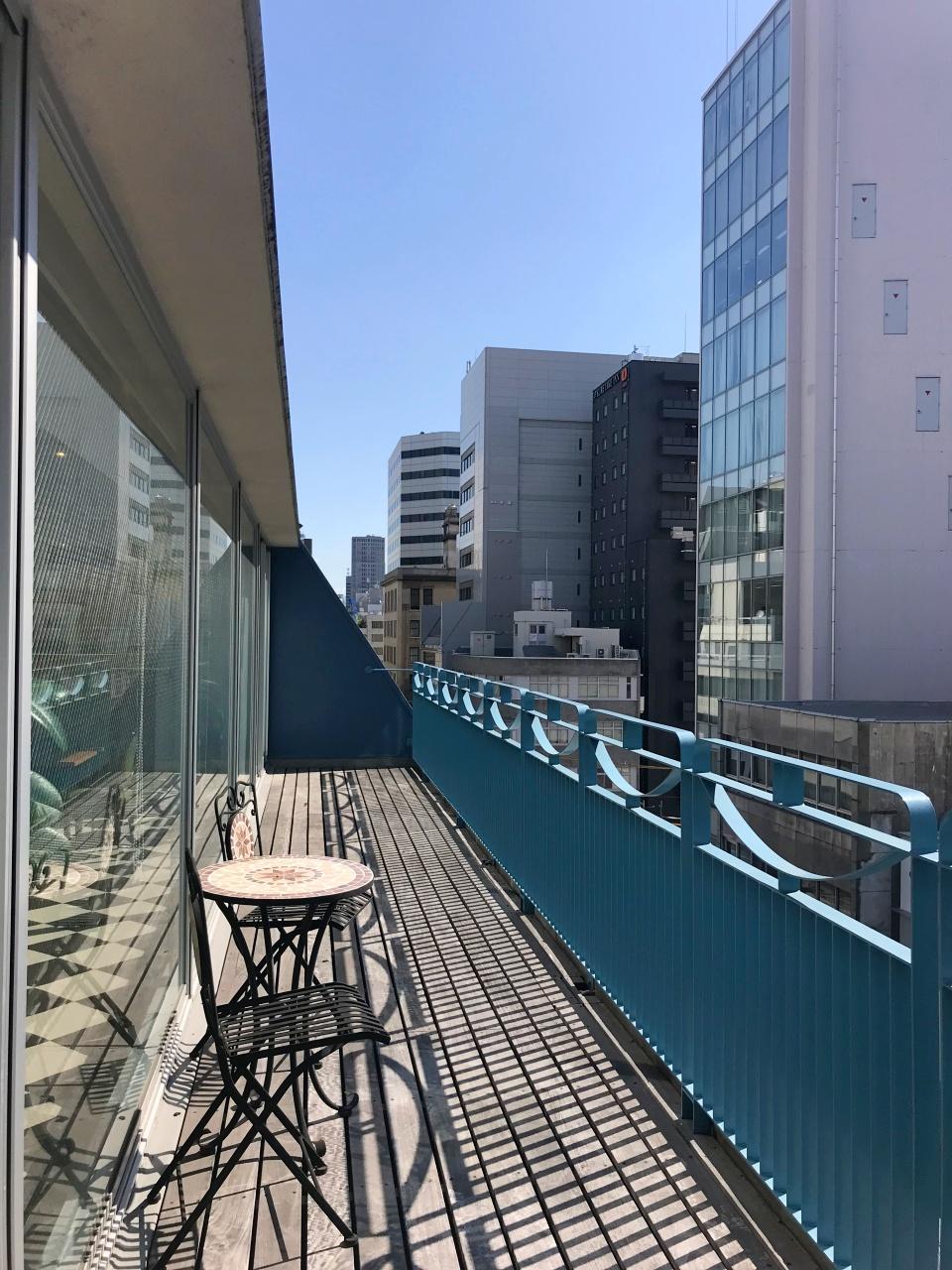 大阪市中央区南本町2丁目の賃貸物件/MTGルームにもくつろげるテラス席付き