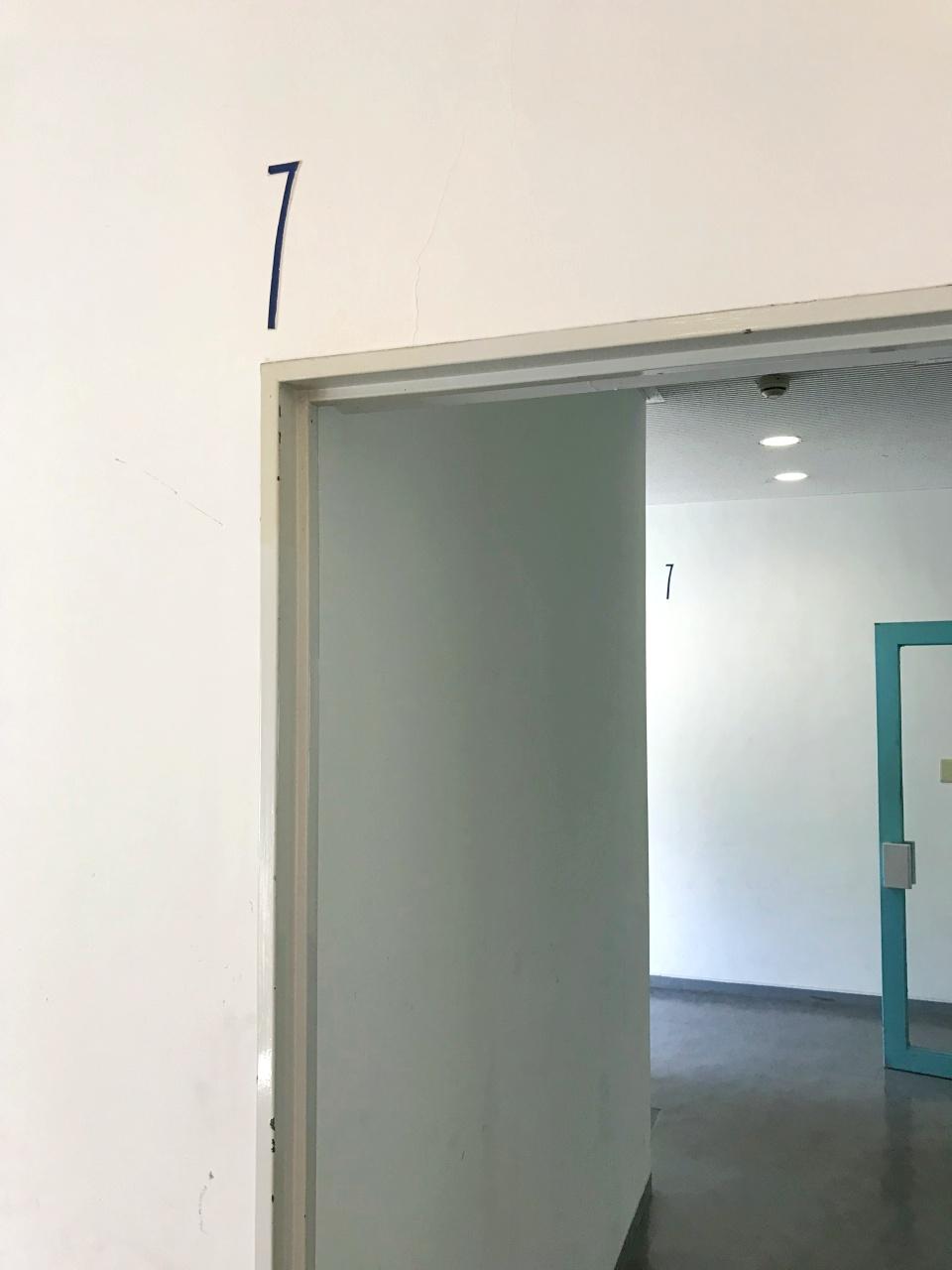 大阪市中央区南本町2丁目の賃貸物件/フロアサインは元のまま。いいフォントです