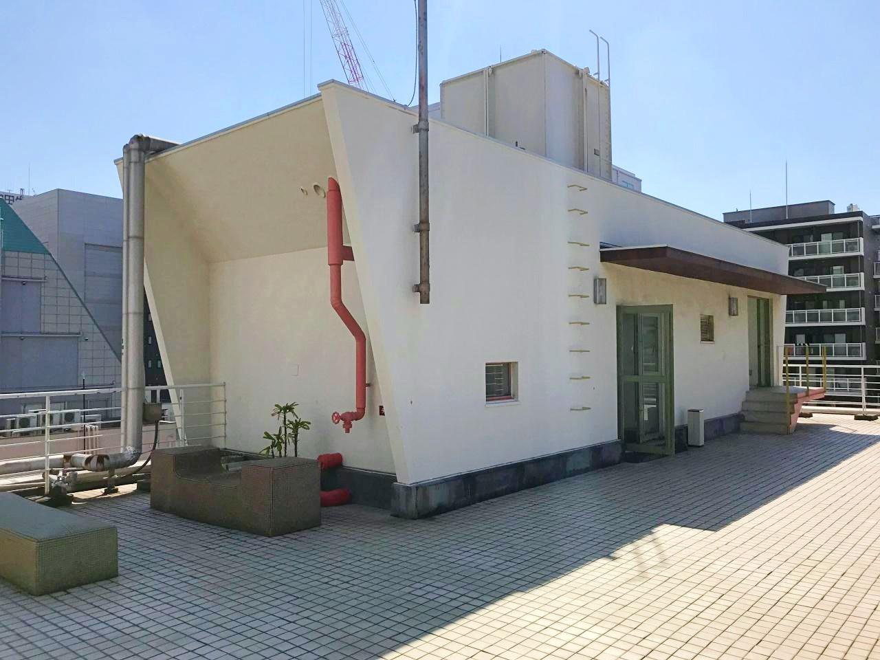 大阪市中央区南本町2丁目の賃貸物件/屋上に船のようなペントハウス