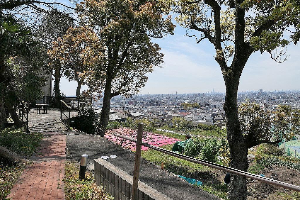 東大阪市客坊町の売買物件/遠くハルカスを望む。大阪の街を一望できます
