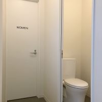 大阪市東成区東中本３丁目の賃貸物件/新設されたトイレは男女別です