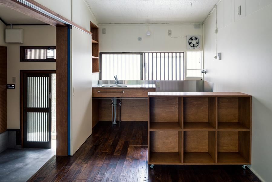 大阪市阿倍野区北畠１丁目の賃貸物件/カウンター風の収納建具がよいですね