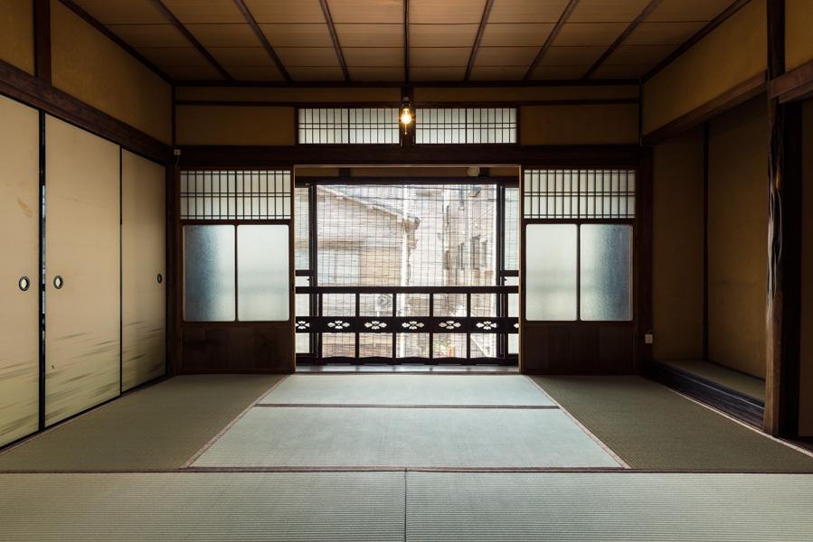 大阪市阿倍野区北畠１丁目の賃貸物件/10帖ほどの２階部分。マンション仕様の畳ではないので、数字より広く感じます