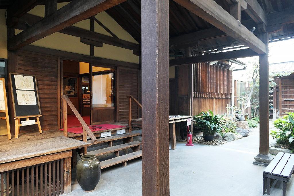 大阪市中央区谷町６丁目の賃貸物件/母屋前のこのスペースで季節のイベントやマルシェが行われます
