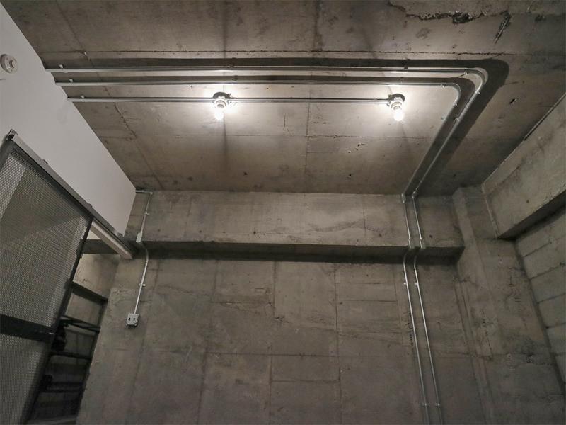 大阪市西区南堀江1丁目の賃貸物件/鉄管の配置も美しい