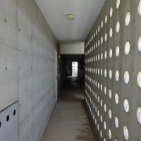 堺市堺区栄橋町の賃貸物件/部屋前の供用部分。適度な日差しが差し込みます。