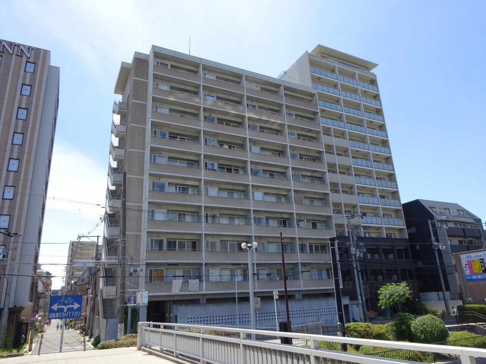 堺市堺区栄橋町の賃貸物件/外観。駅から徒歩2分です。