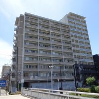 堺市堺区栄橋町の賃貸物件/外観。駅から徒歩2分です。
