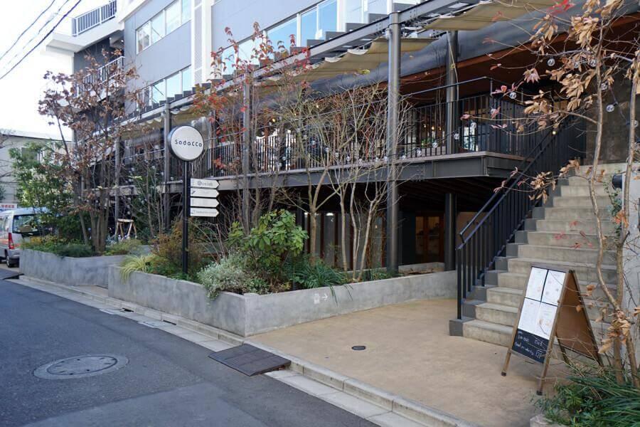 渋谷区代官山町の賃貸物件/建物外観。フルリノベーションした建物の中に位置しています（co-labは4階～6階）