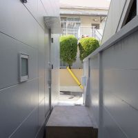 豊島区駒込の賃貸物件/玄関は横から入るつくり