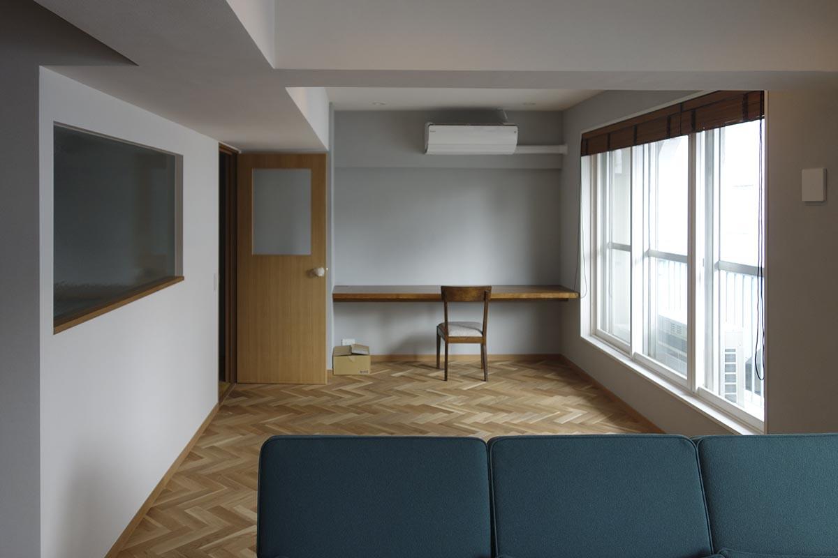 渋谷区宇田川町の賃貸物件/やんわりと入る日の光。隣の部屋にも光が入るように開口を設けている