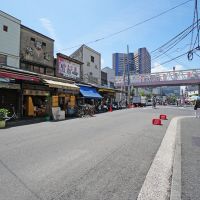 中央区築地の賃貸物件/建物の前面道路。築地場外市場が家の近くにあるのは魅力的