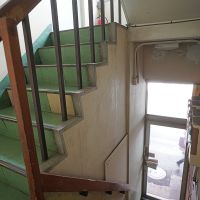 中央区築地の賃貸物件/共用階段もレトロな雰囲気