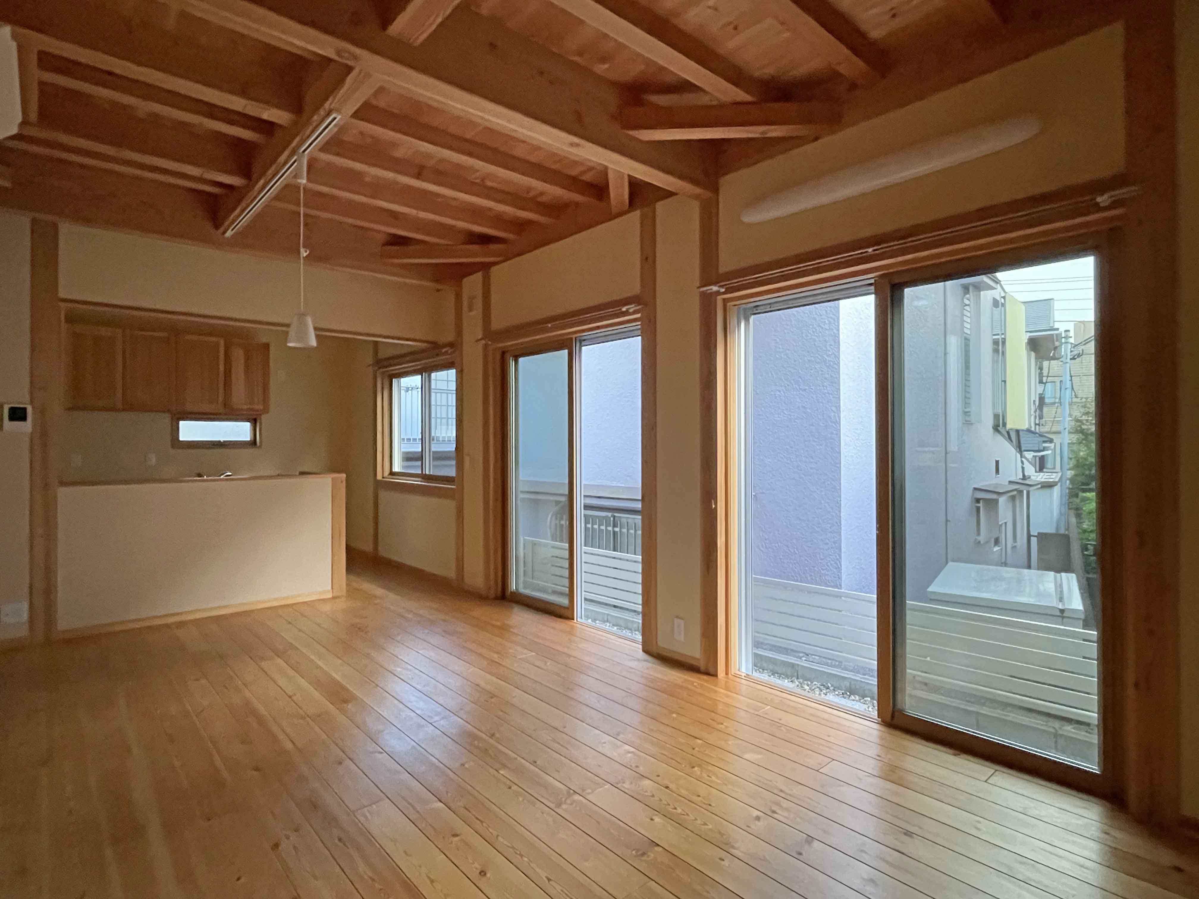 杉並区下井草の賃貸物件/木の温もりを全身で感じる空間