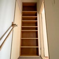 練馬区中村南の賃貸物件/3階に上がると目の前に棚