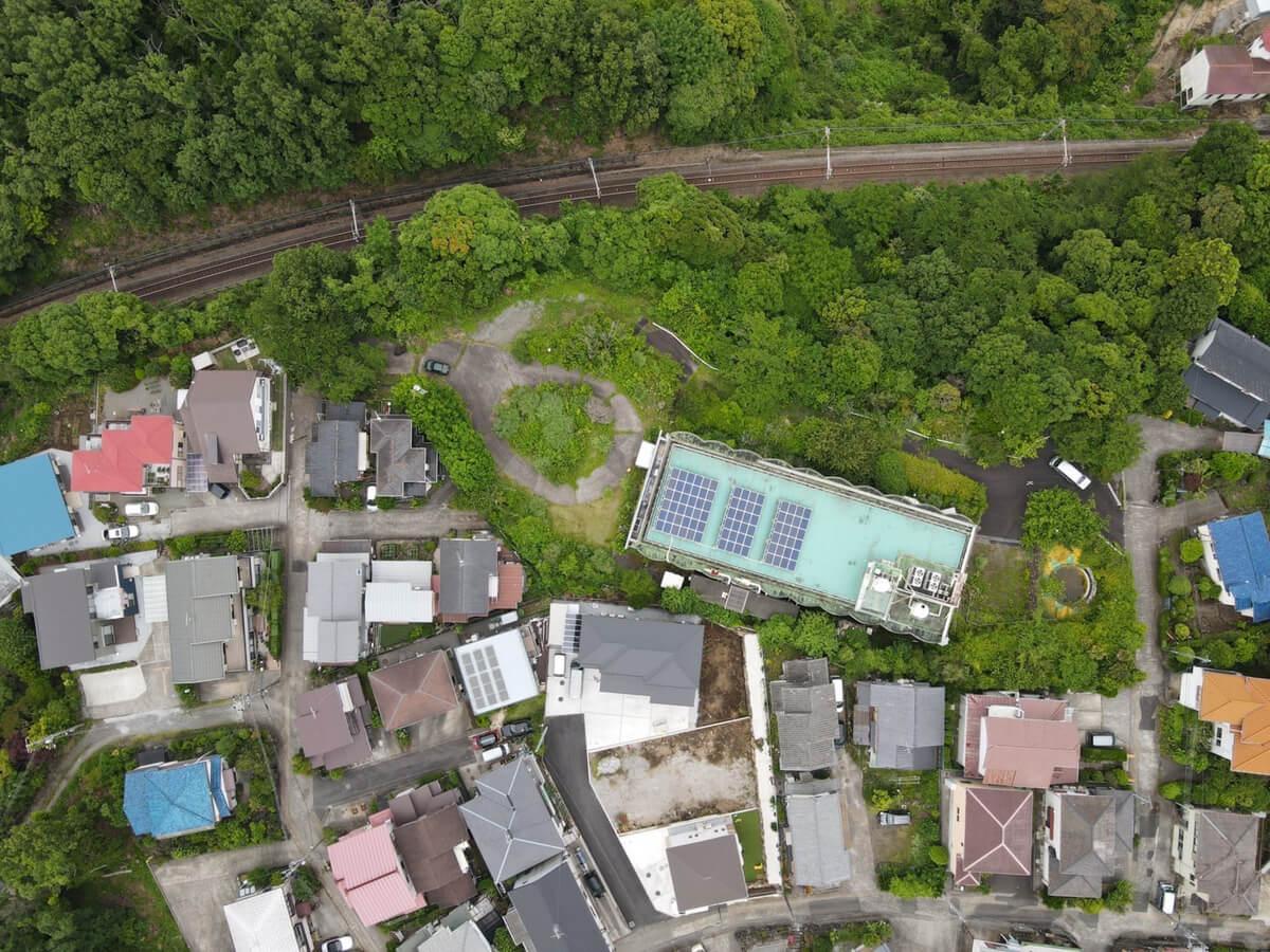 静岡県伊東市川奈の売買物件/ドローンで撮影しました。緑色の長方形が今回の物件