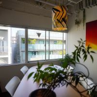 渋谷区代官山町の賃貸物件/受付横のラウンジスペース。飲食ができる交流スペースです