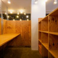 渋谷区代官山町の賃貸物件/4B15：定員2名のブース。アルバイトさんなどと一緒に仕事をしている方に良さそう