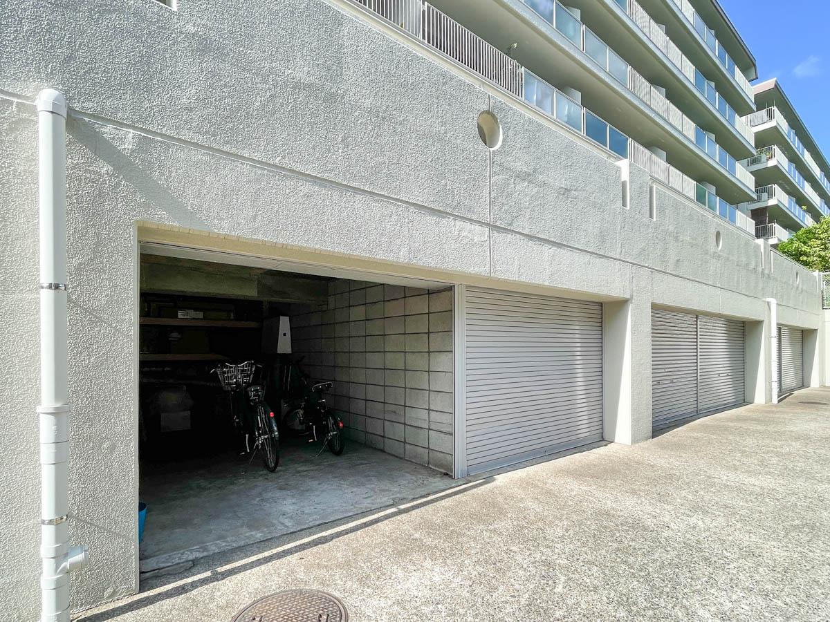 中野区白鷺の売買物件/所有権に含まれるガレージ