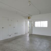渋谷区神宮前の賃貸物件/2ヶ所に取られた窓から風が抜けていく