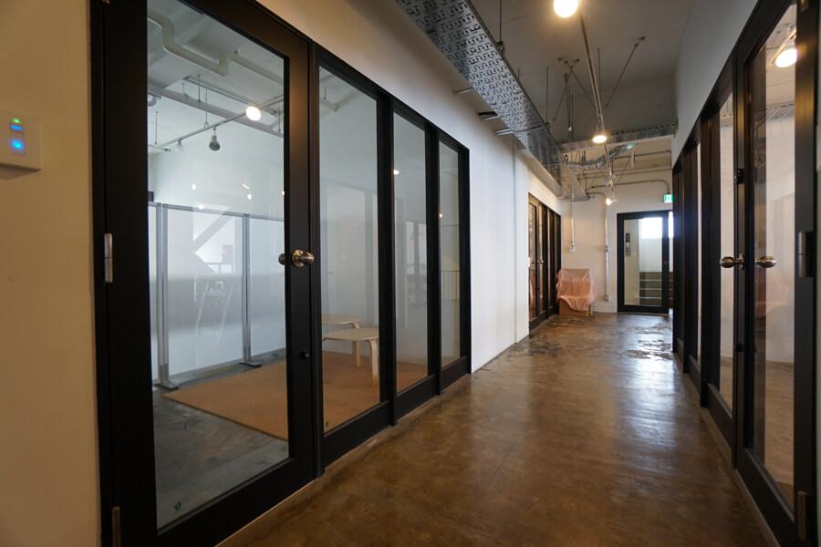 渋谷区代官山町の賃貸物件/エレベーターホールから奥にあります
