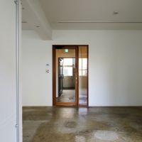 台東区柳橋の賃貸物件/木枠のガラス戸がいい雰囲気
