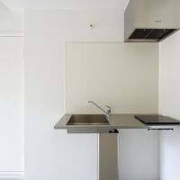 大田区南雪谷の賃貸物件/シンプルなデザインのキッチンを採用