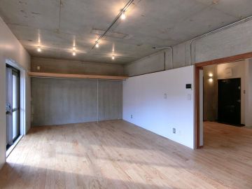 大田区大森中の賃貸物件/クールなリノベとアツい屋上